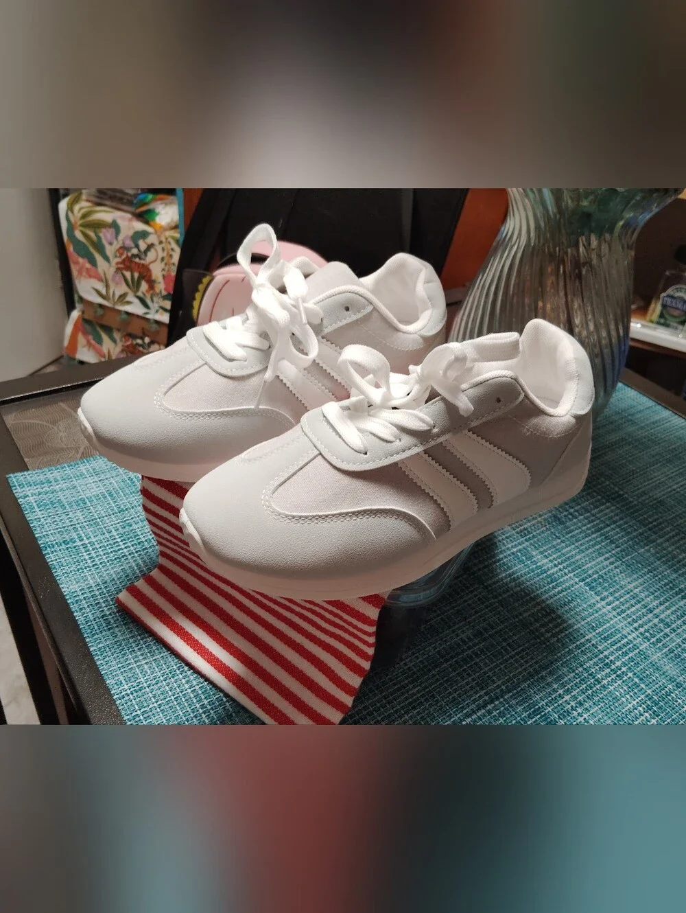 RETRO CASUAL SNEAKERS IN GRAY AND White COLOR 🤍🩶
